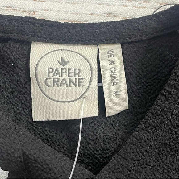 Paper Crane Flowing Semi Sheer Grommets Crop Top NWT Medium - Picture 5 of 9